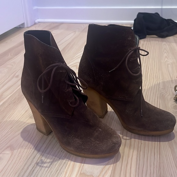 prada suede brown heels - Picture 2 of 3